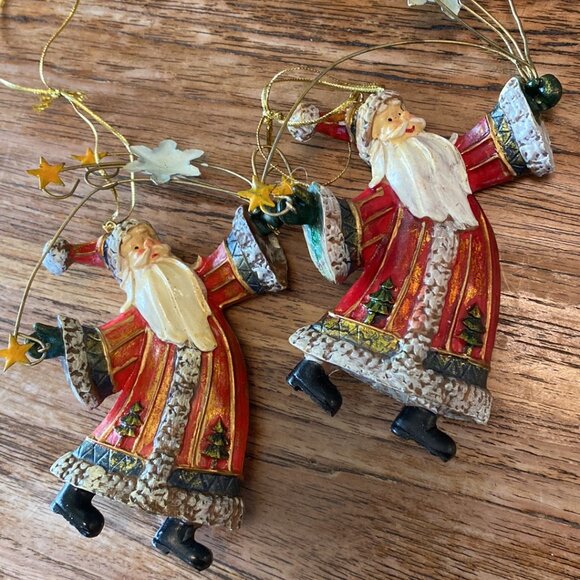 Five Vintage Resin Santa Ornaments (Red Suits) - Picture 4 of 10